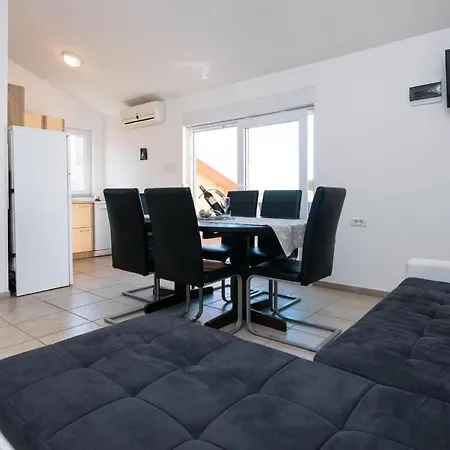 Amazing In W/ 2 Bedrooms Apartment Mandre